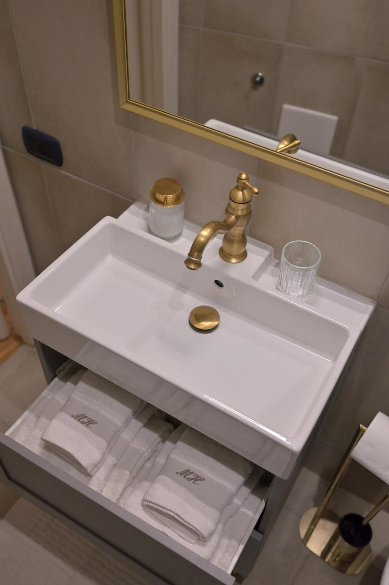 Mediterranea Home Napoli ภายนอก รูปภาพ